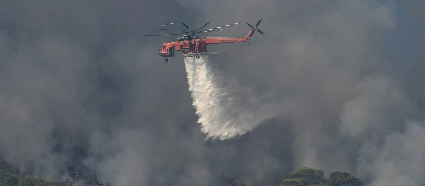 Φωτιά ξέσπασε στη Ζάκυνθο (βίντεο)